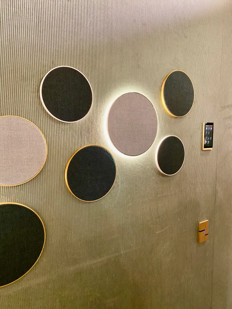 ronde vormen werden benadrukt op Design District 2024.