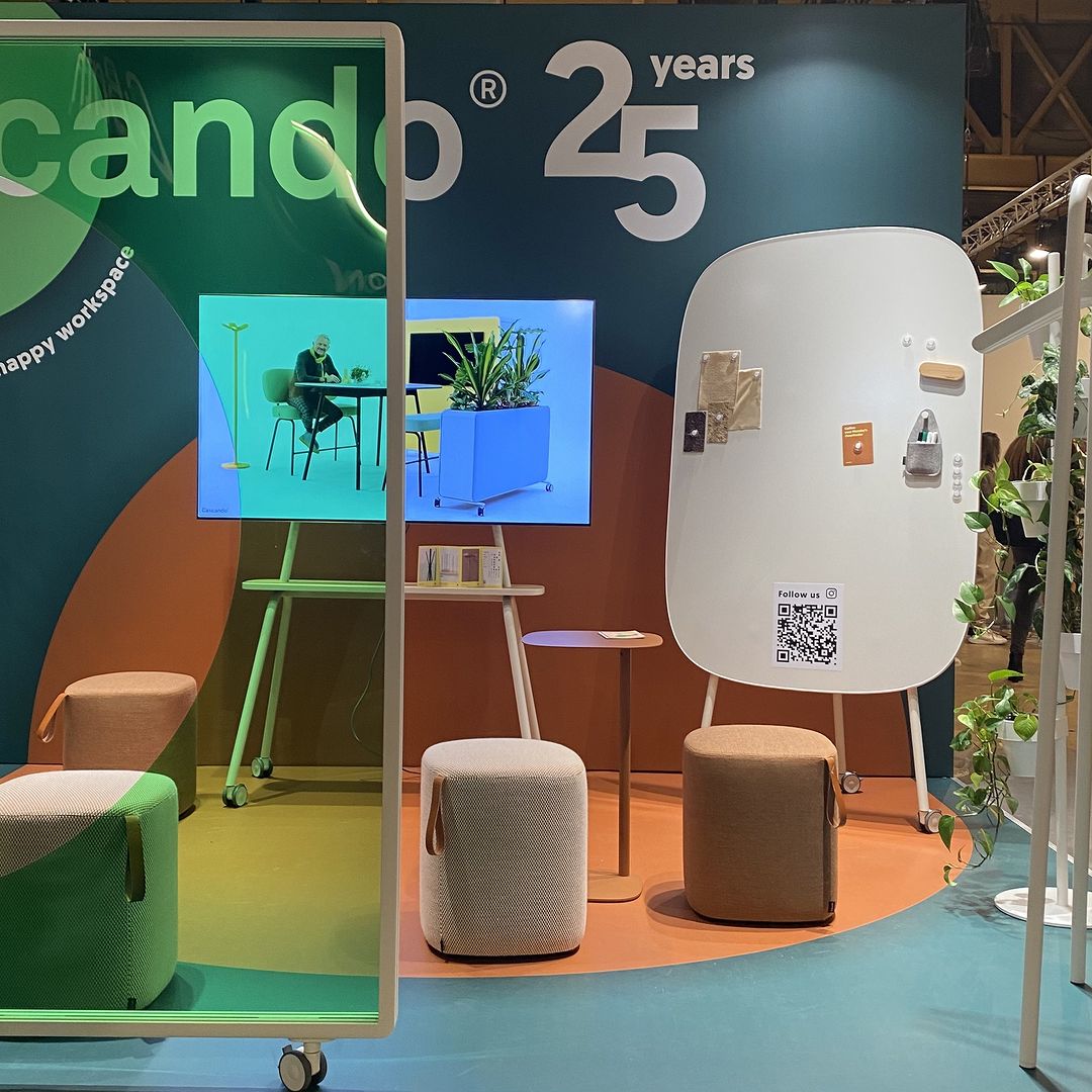 Cascando heeft Green Cast groen van Pyrasied gebruikt op hun stand op Design District 2024.