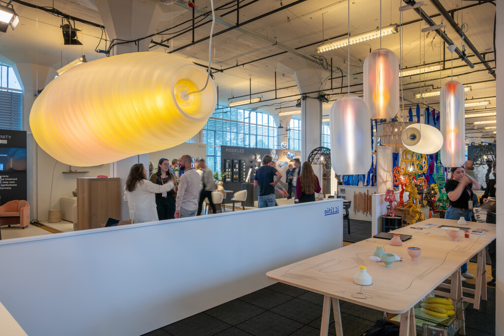 Outil.li_ stand op Design District 2024.