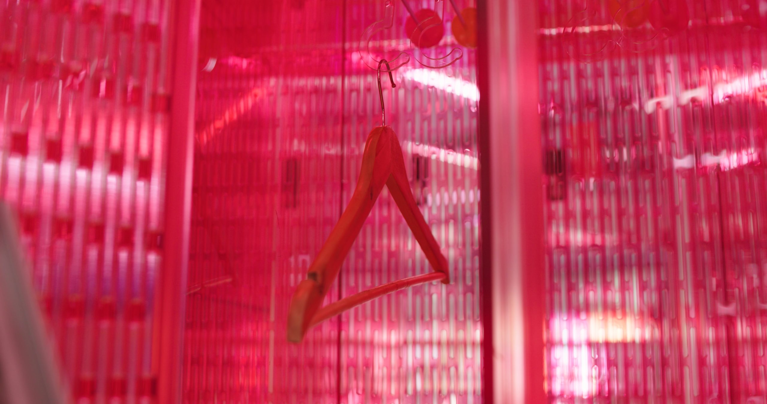 Boijmans roze acrylaat