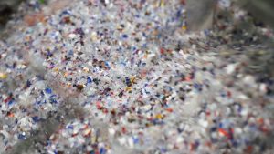 Gerecyclede kunststof panelen met topcertificeringen en keurmerken - shredder